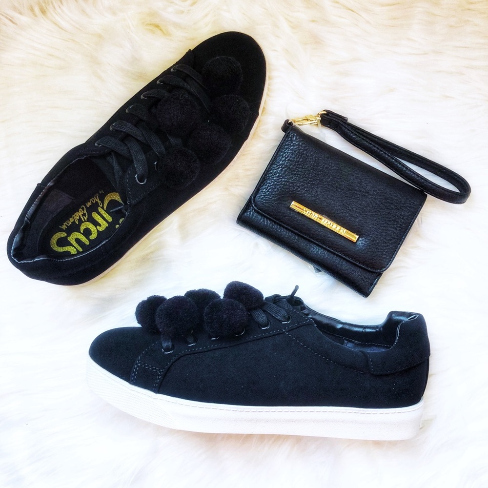 NIB Sam Edelman Circus Carmela Pompom Sneakers